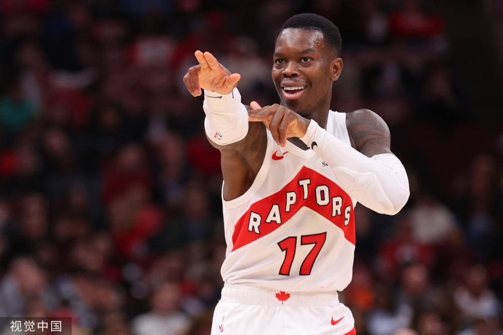 赛后接受采 赛后接受采