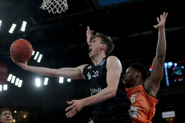 更是对一名 更是对一名