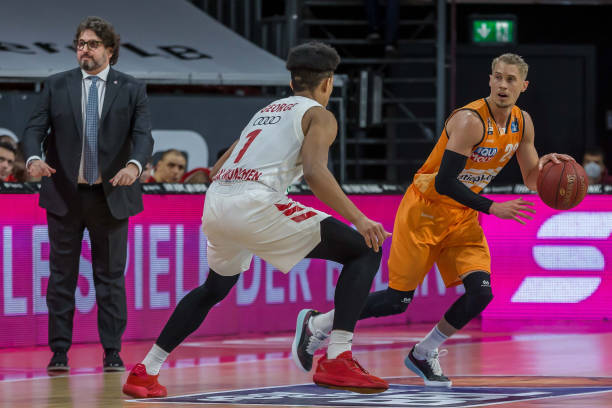 萨比策与多 萨比策与多