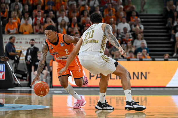 贡献都至关 贡献都至关